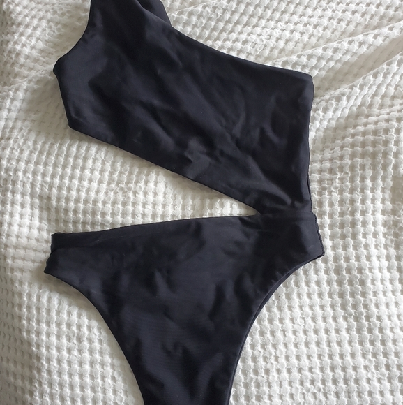 Nyud Small Black One-piece Swimsuit - Picture 9 of 10